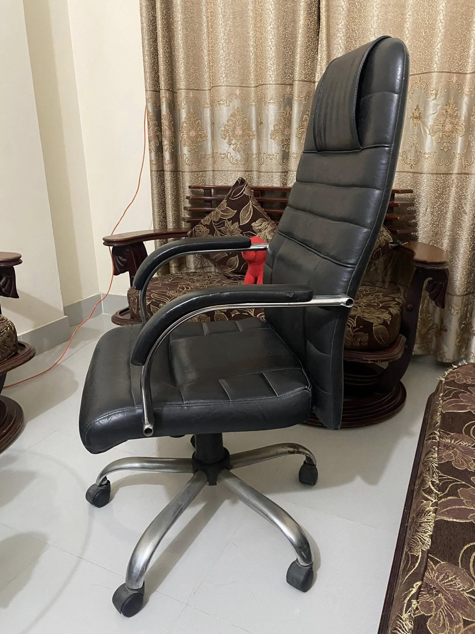 Office Chair For Sale in Dhaka Jatrabari