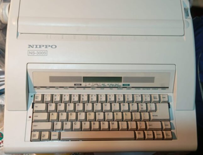 Nippo Electronic Typewriter Machine