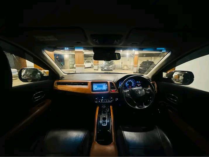 Honda Vezel Z Leather Package 2014 Model For Sale in Dhaka