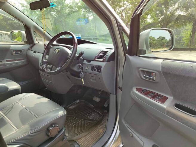 Toyota X Noah 2005 Model For Sale in Dhaka