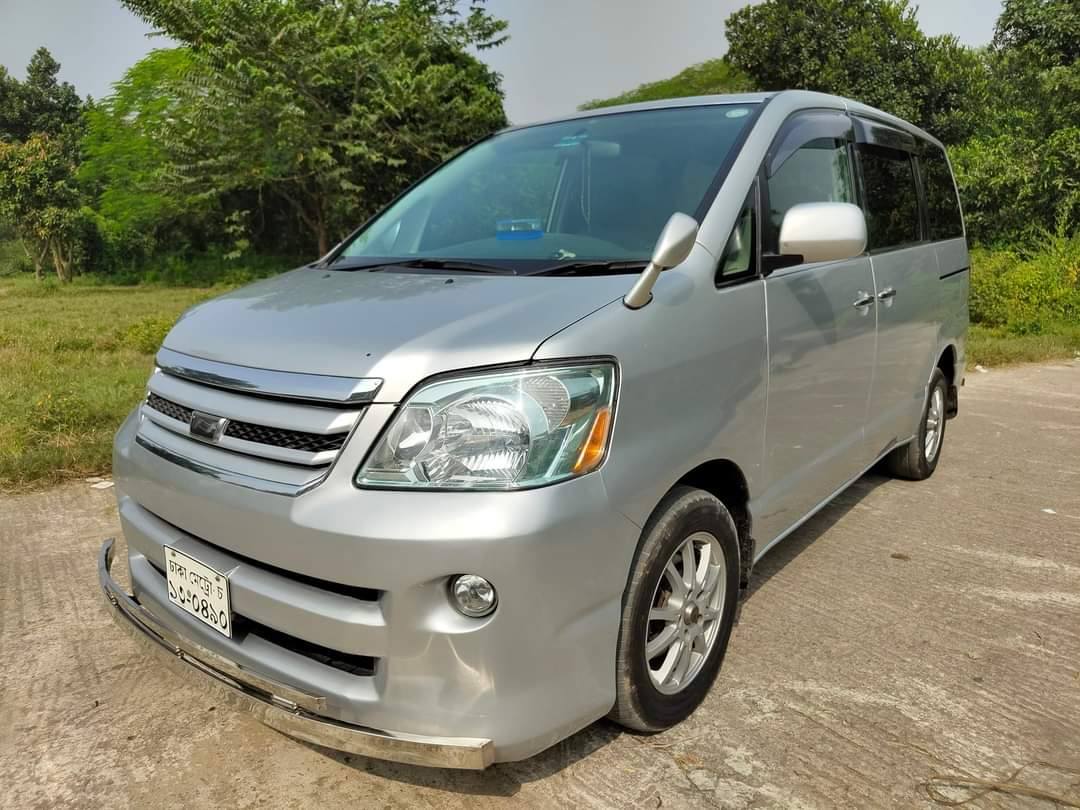 Toyota X Noah 2005 Model For Sale in Dhaka