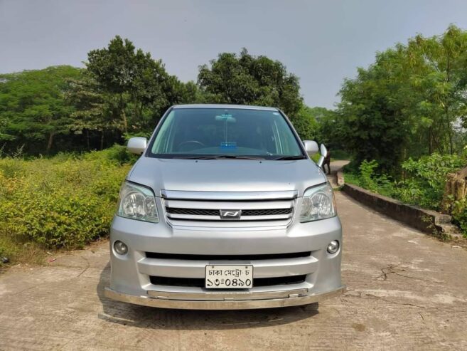 Toyota X Noah 2005 Model For Sale in Dhaka