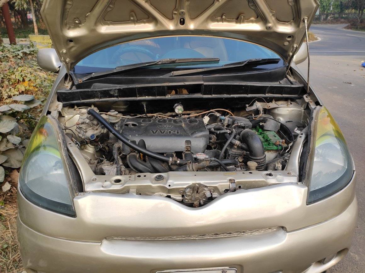 Toyota Funcargo 2000 Model For Sale in Chittagong