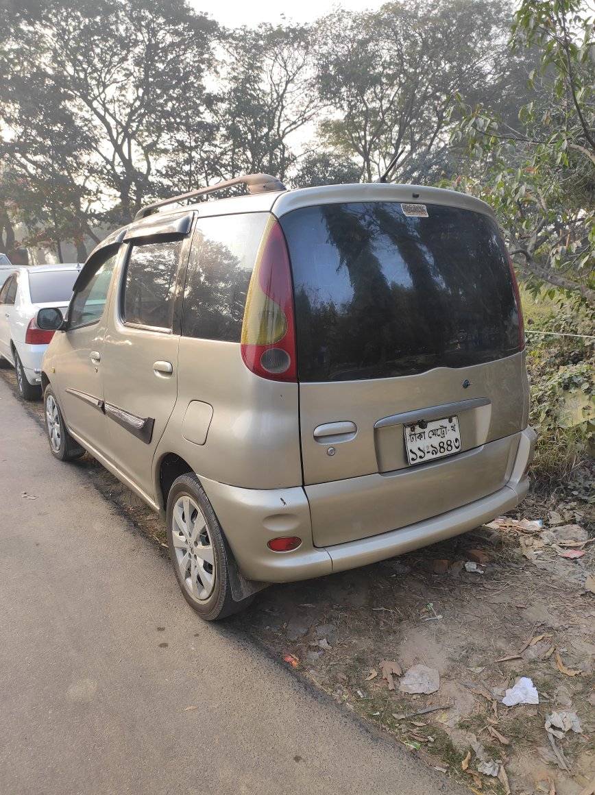 Toyota Funcargo 2000 Model For Sale in Chittagong