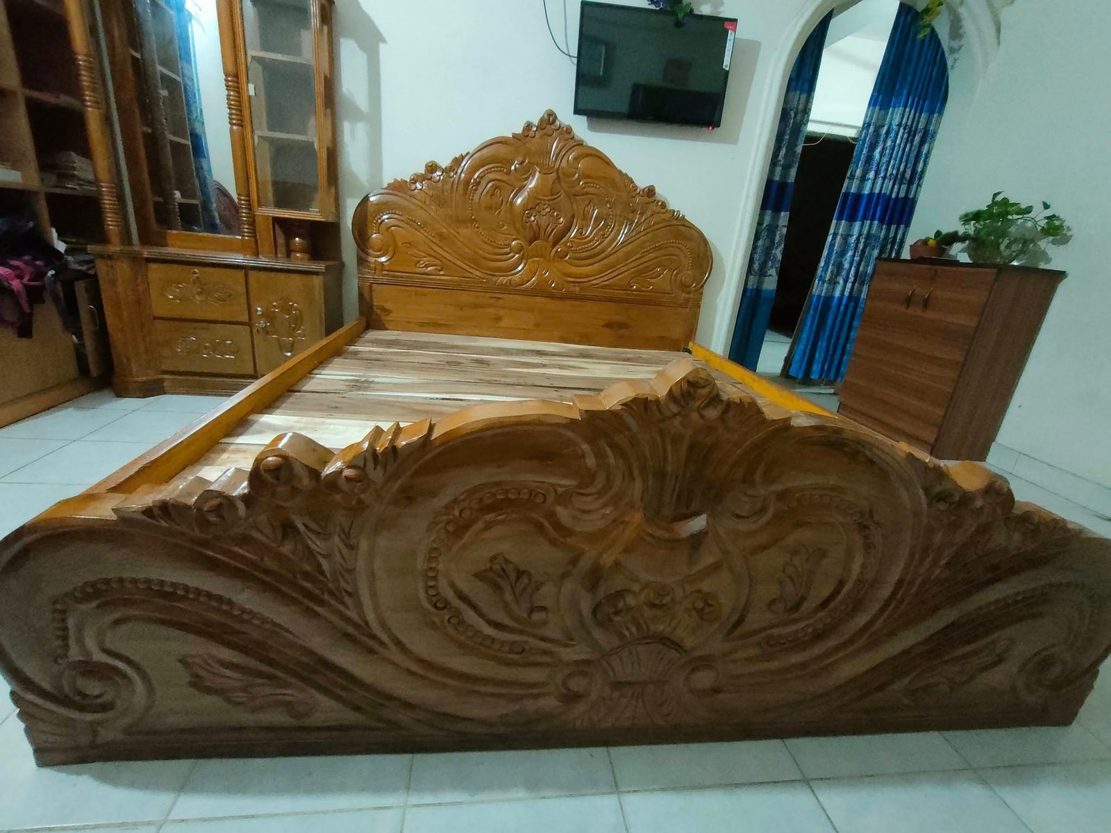 Teak Wood Bed For Sale in Chittagong Bahaddarhat