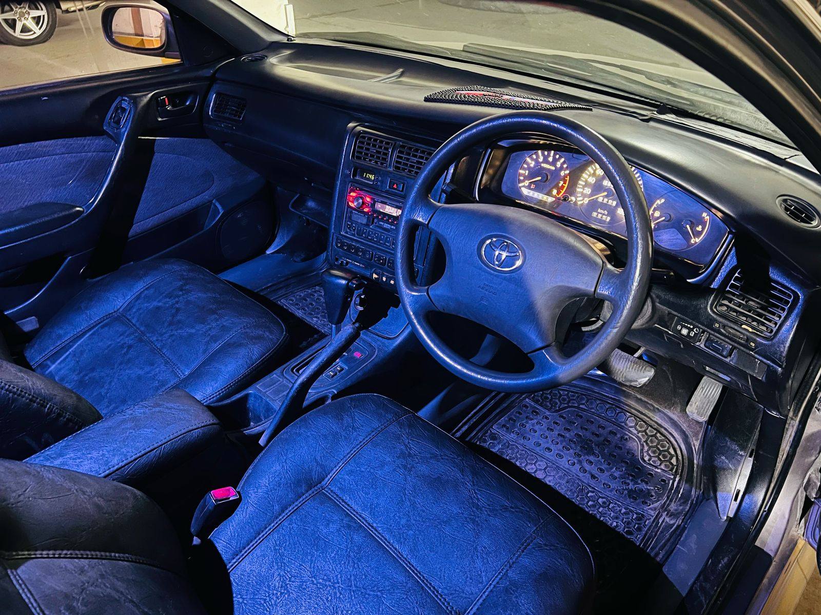 Toyota Corona 1994 Model For Sale in Dhaka