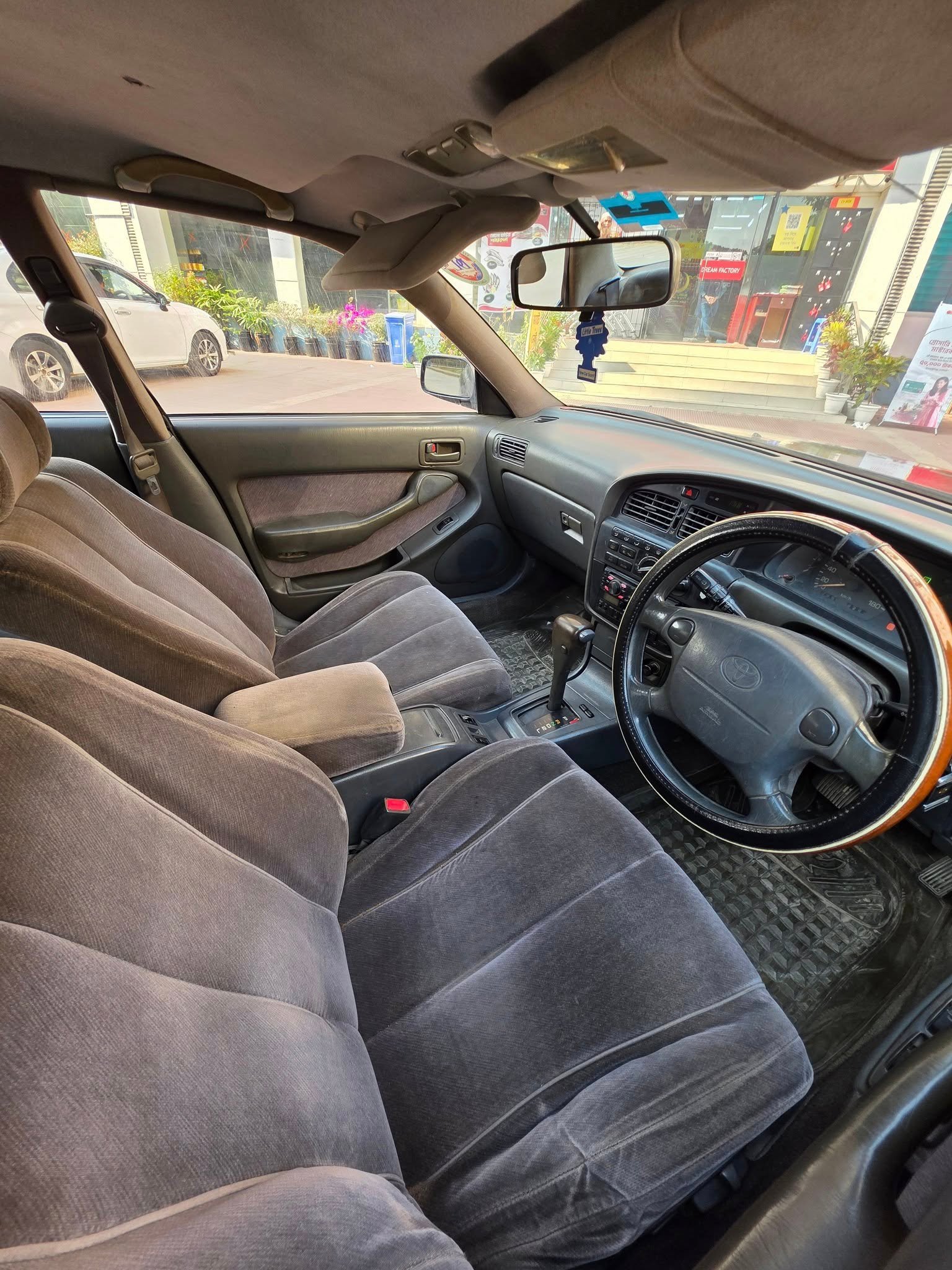 Toyota Camry 1993 Model For Sale in Dhaka