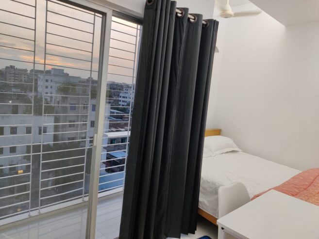 Exclusive Fully Furnished 2 Room Apartment