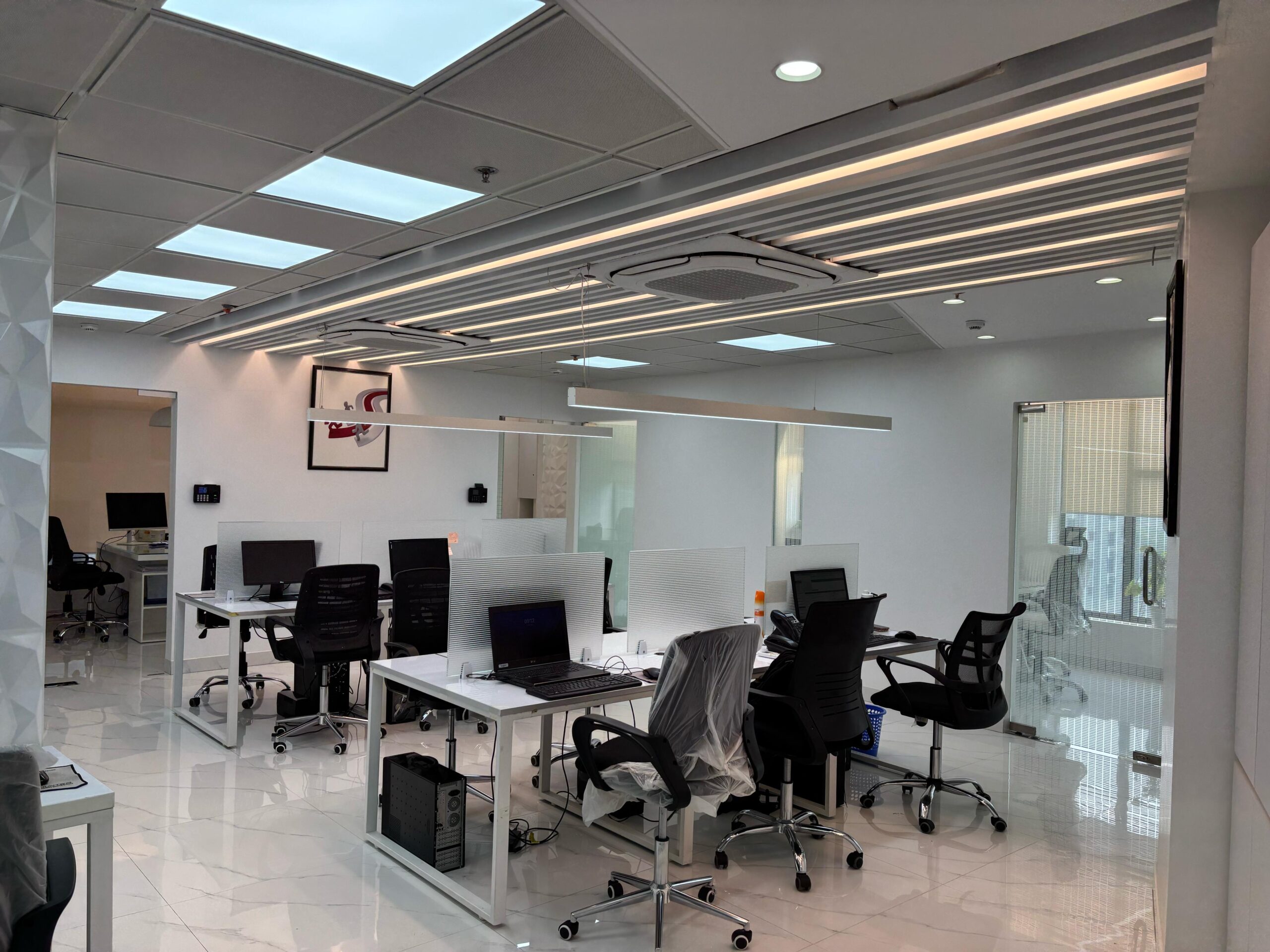 Fully Furnished Office with Premium Amenities