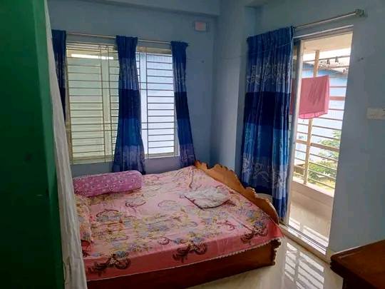 Small Flat To-Let Dhaka Badda
