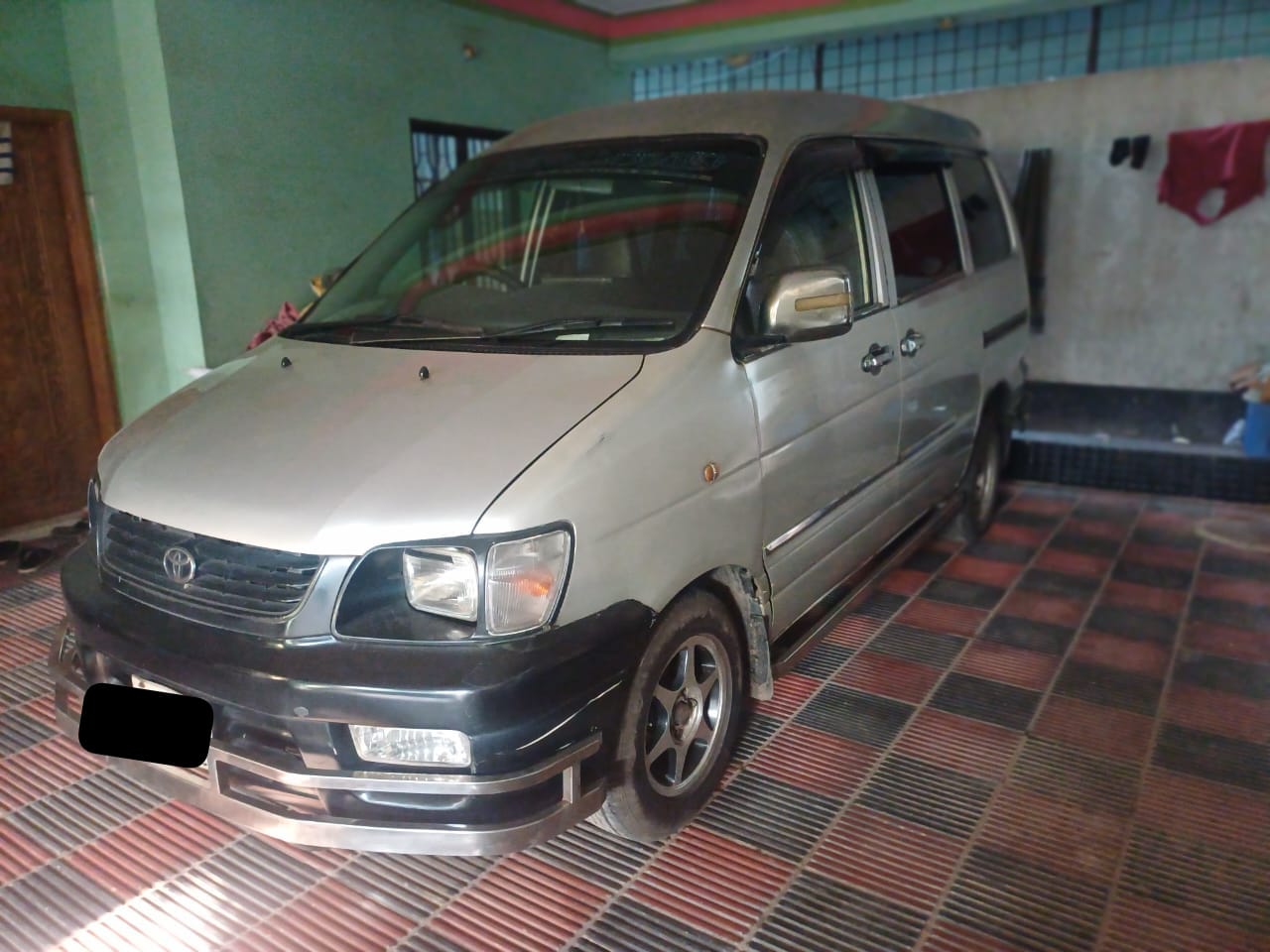Toyota Noah KR 42 2005 Model For Sale in Chittagong
