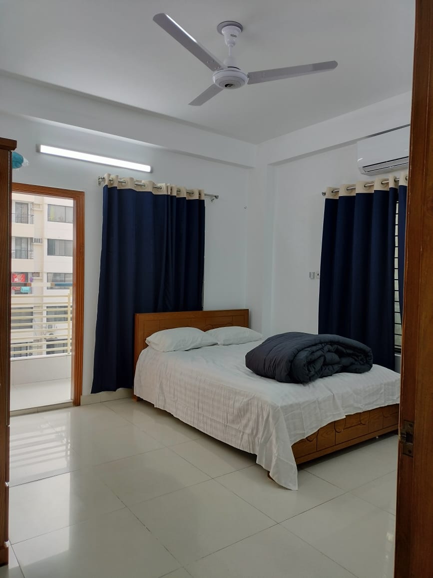 3 Bed Flat for Long-Term Rent in Bashundhara R/A