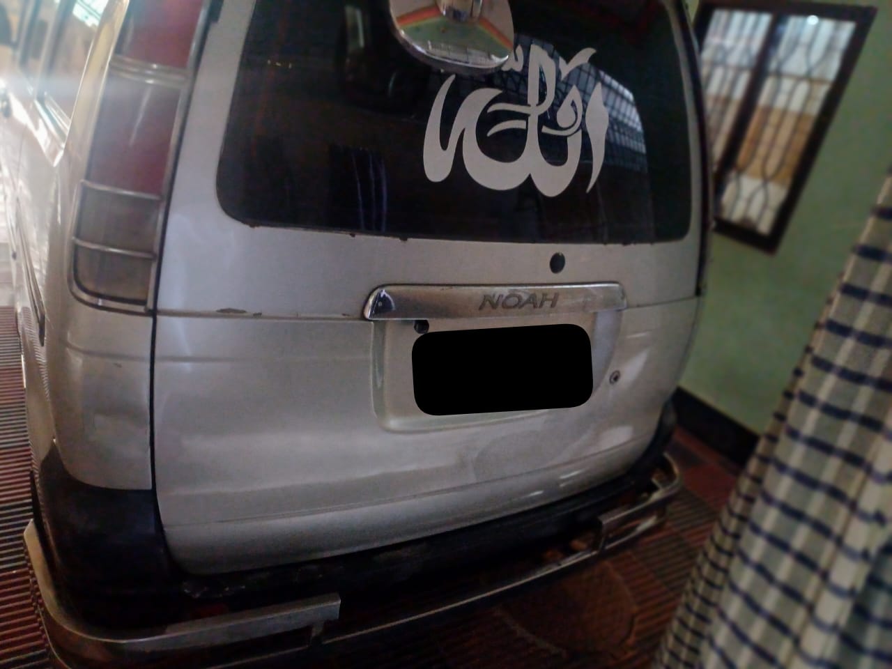 Toyota Noah KR 42 2005 Model For Sale in Chittagong