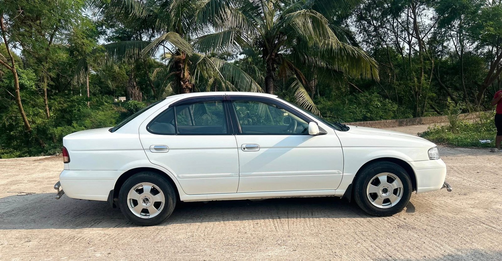 Nissan Sunny TI Shape 2004 For Sale in Dhaka