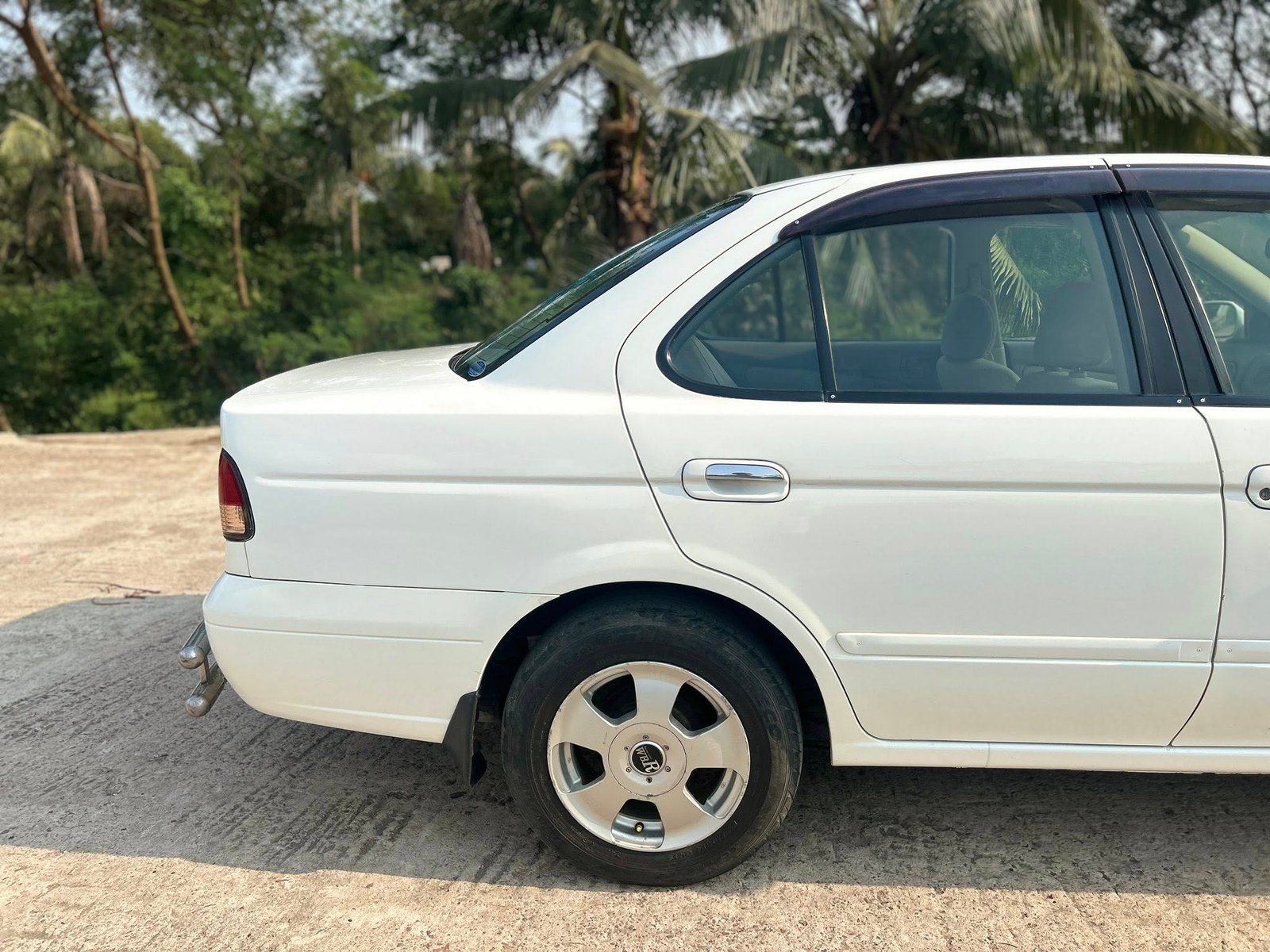 Nissan Sunny TI Shape 2004 For Sale in Dhaka