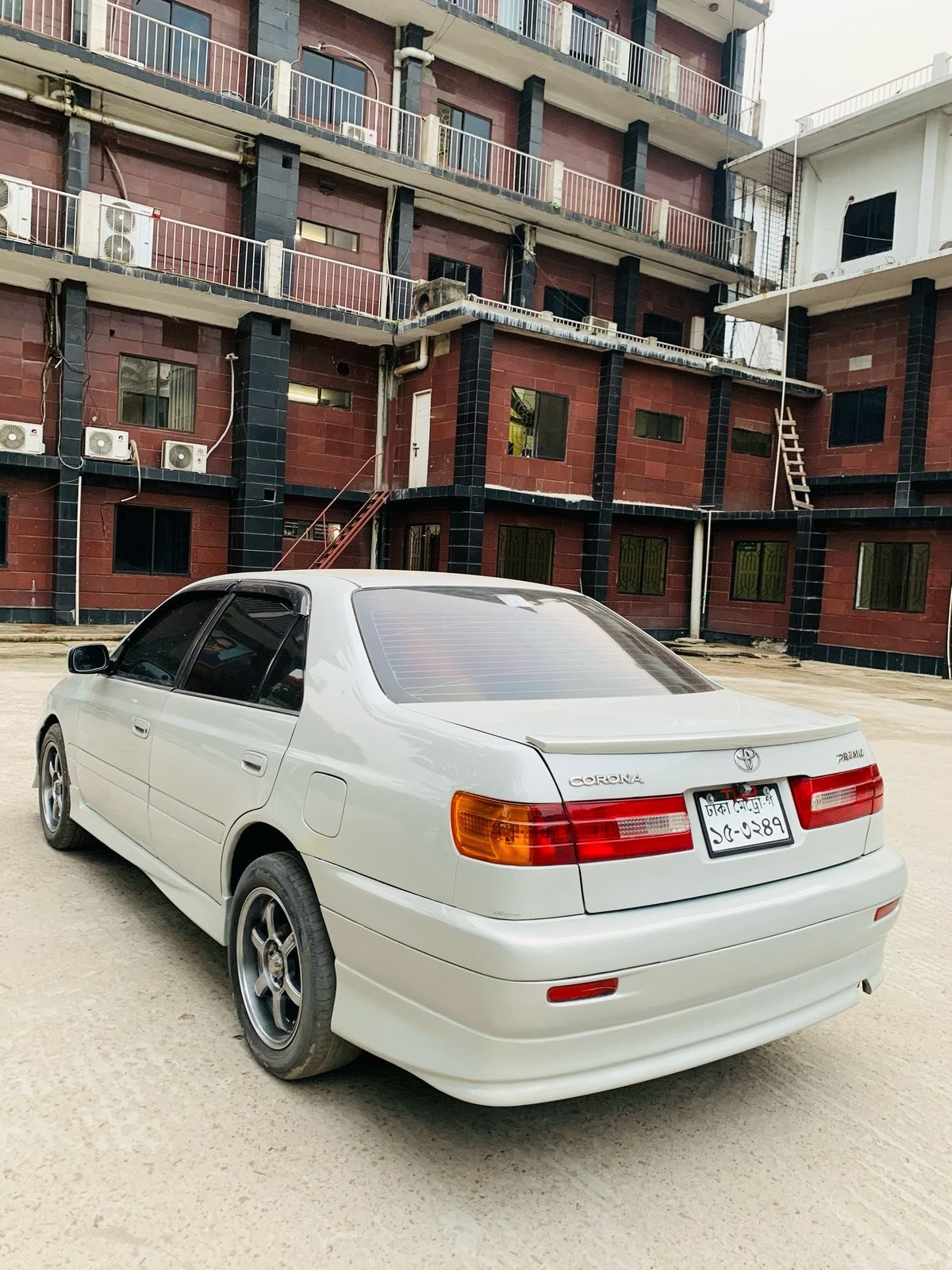 Toyota Corona Premio 1999 For Sale in Dhaka Dhanmondi