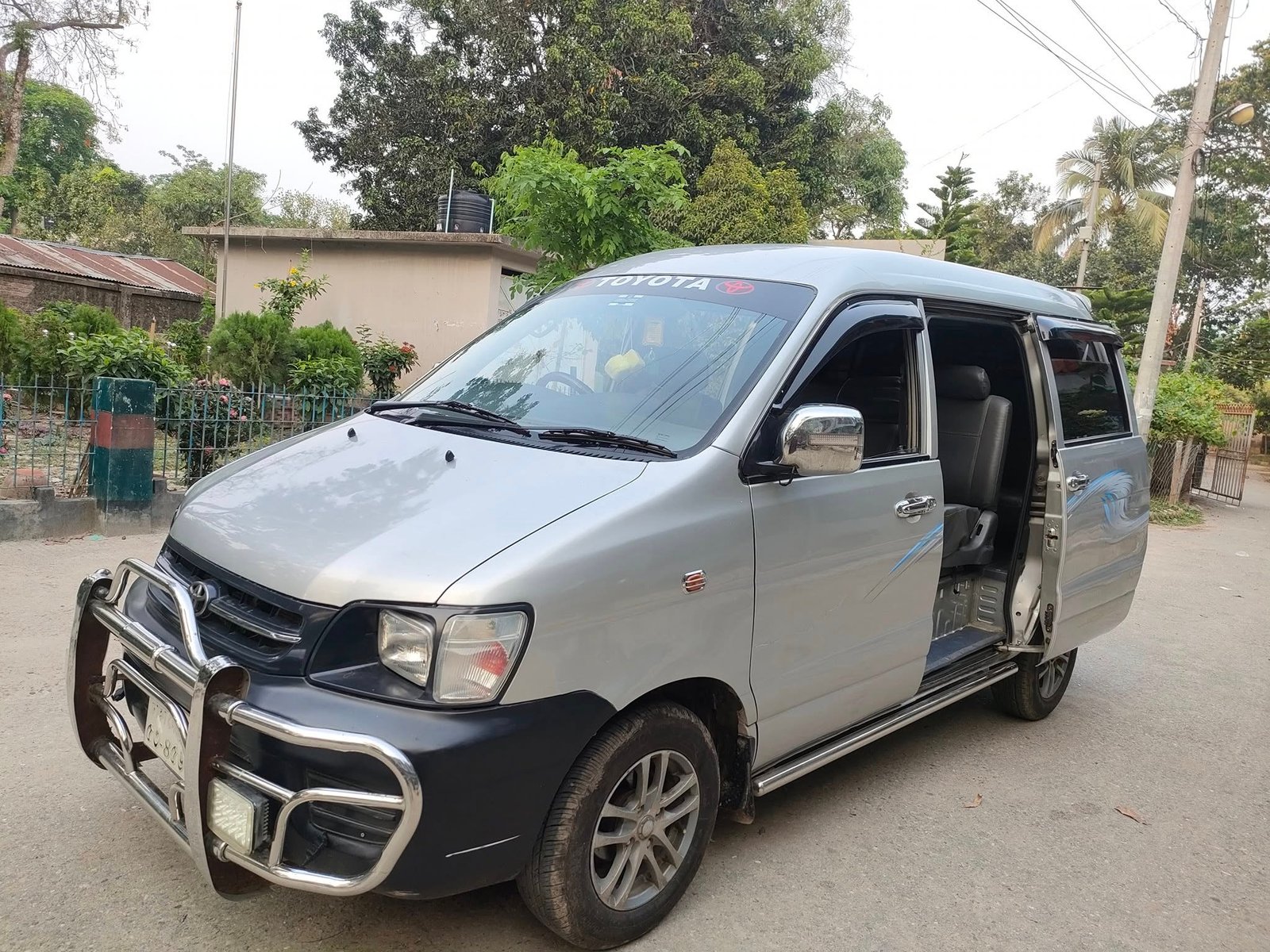 Toyota Noah KR 42 2005 Model For Sale in Niamatpur 