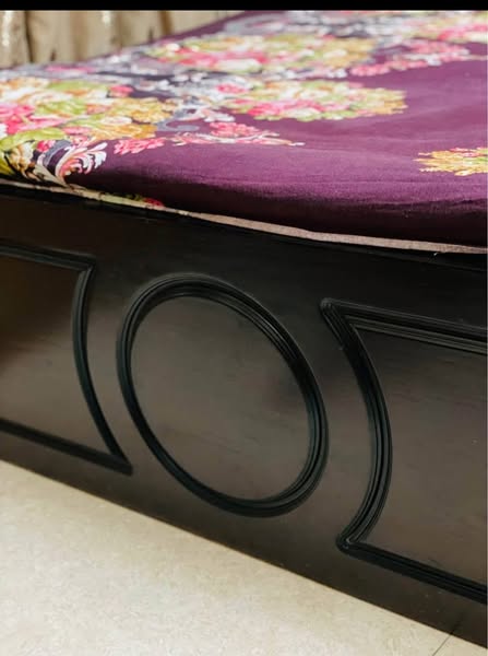 Bed For Sale in Chittagong Sholoshohor