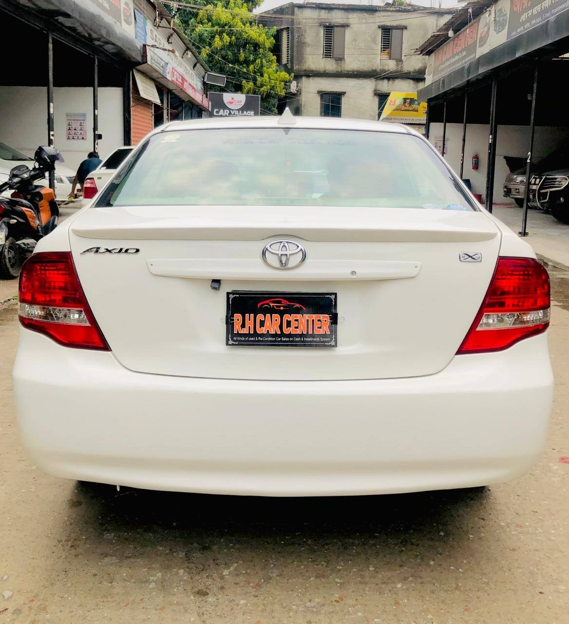 Toyota Axio G 2011 For Sale in Dhaka Baridhara