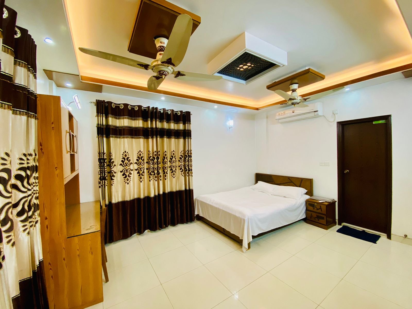 Modern 4 Bedroom Apartment for Rent in Bashundhara R/A