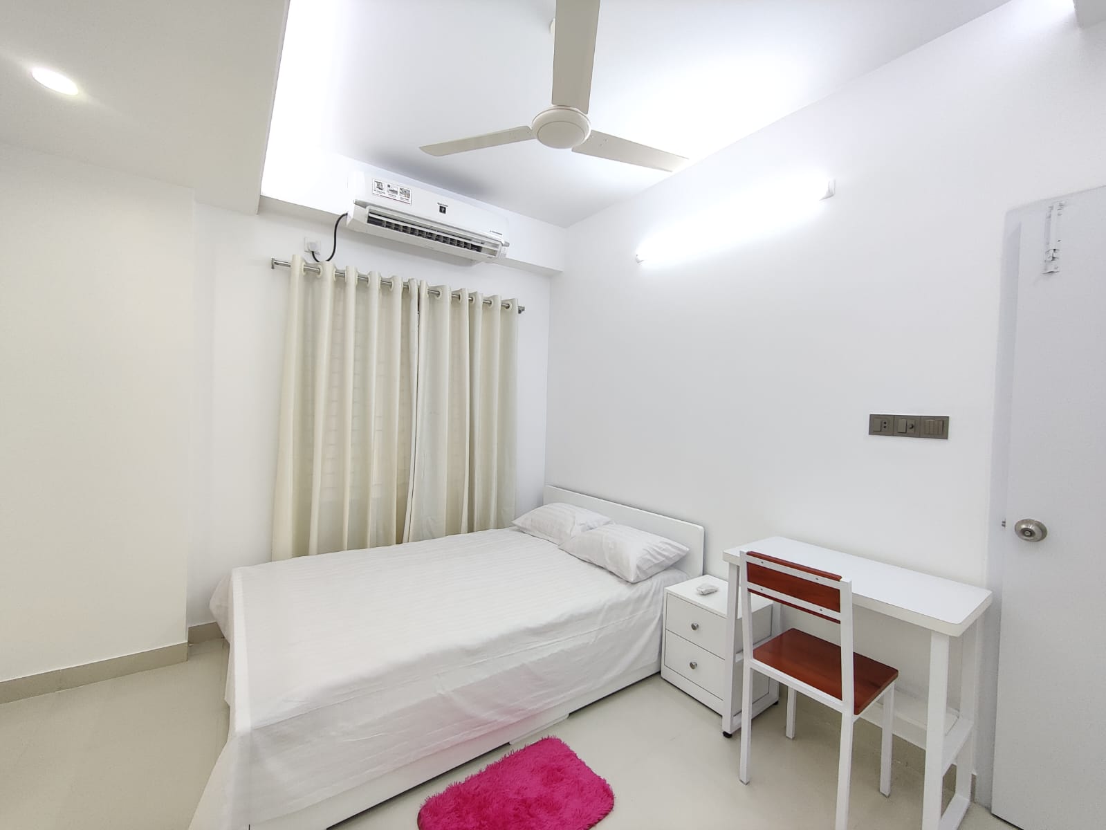 Furnished 2 Room Apartment Rent in Bashundhara R/A