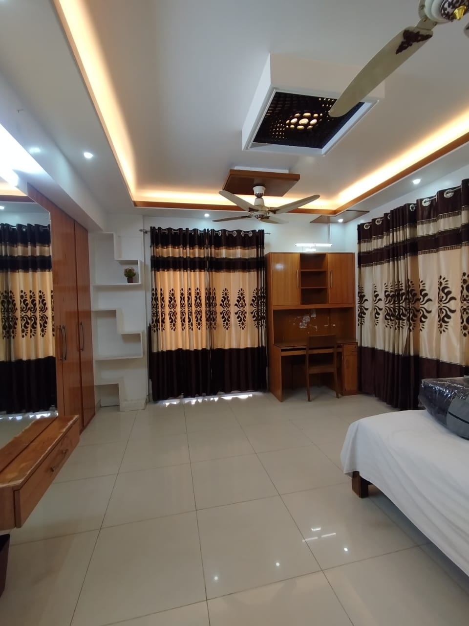 Rent 4 Bedroom Apartment in Bashundhara